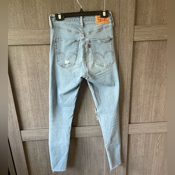 Levis Skinny Jeans - Picture 2 of 2